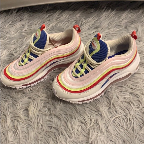 Nike Shoes - Nike